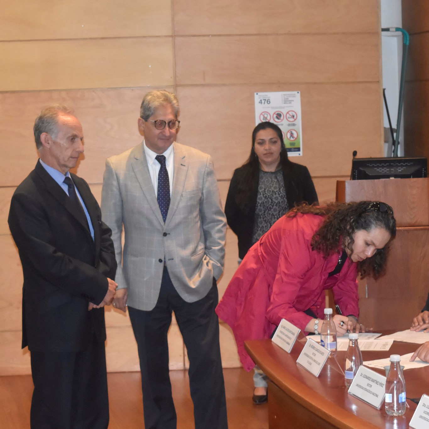 Firma del acta de inicio del proyecto financiado por SUE - D.C.: 